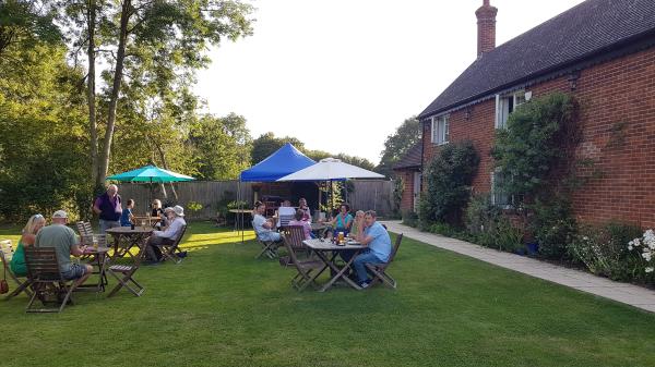 Pub Garden People - Large Pub Garden People - Large