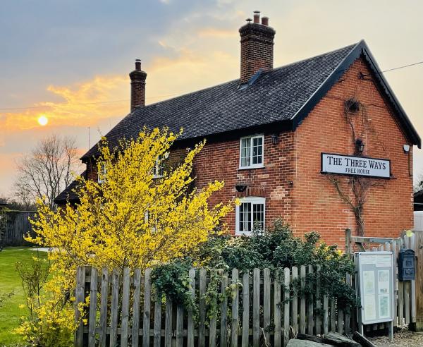 Pub Outside Gate - Large Pub Outside Gate - Large