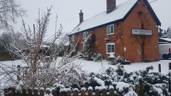 Pub Snow - Large Pub Snow - Large